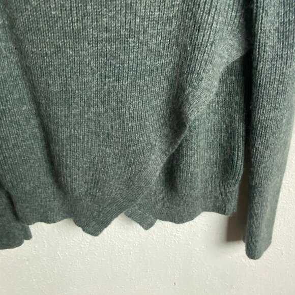 Banana Republic Size Small Green Wool Blend Ribbed Sweater Soft Asymmetrical Hem - Picture 3 of 7
